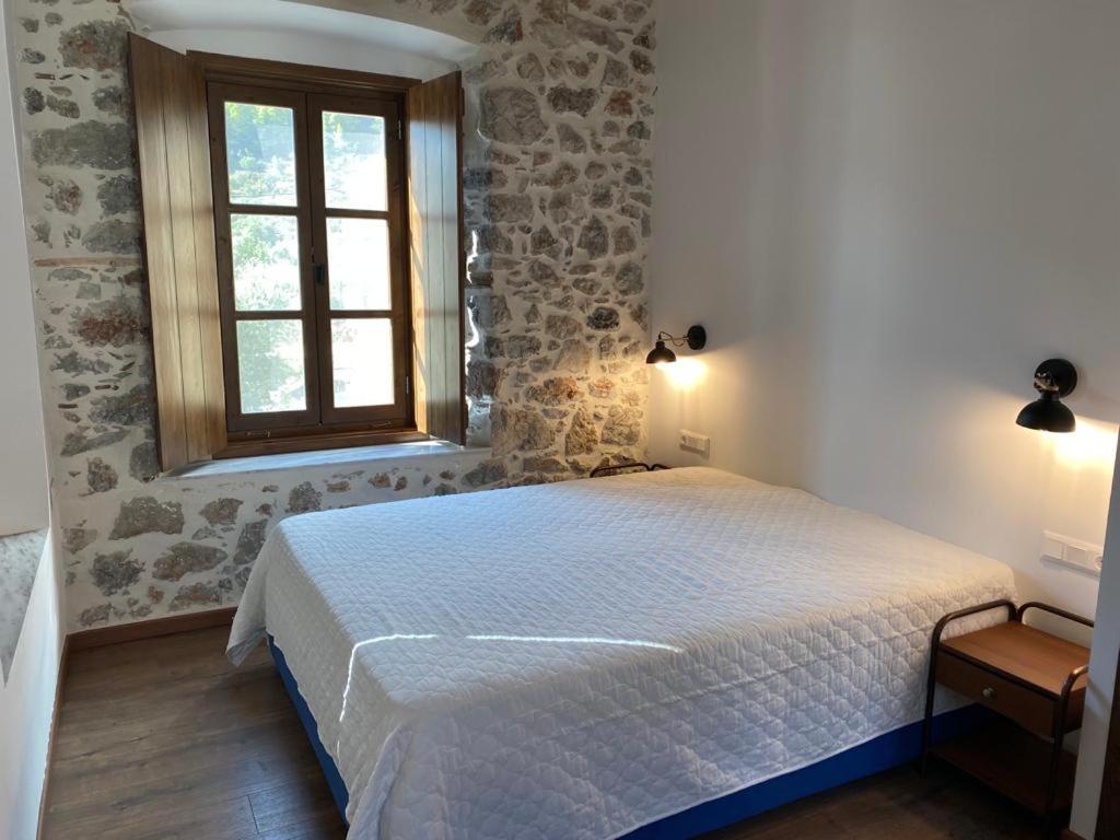 Indigo Leonidion Apartment Luaran gambar